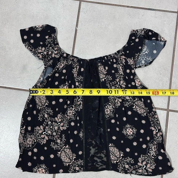 Forever 21 Women Black Top Blouse Open Back Size M. - Picture 8 of 8